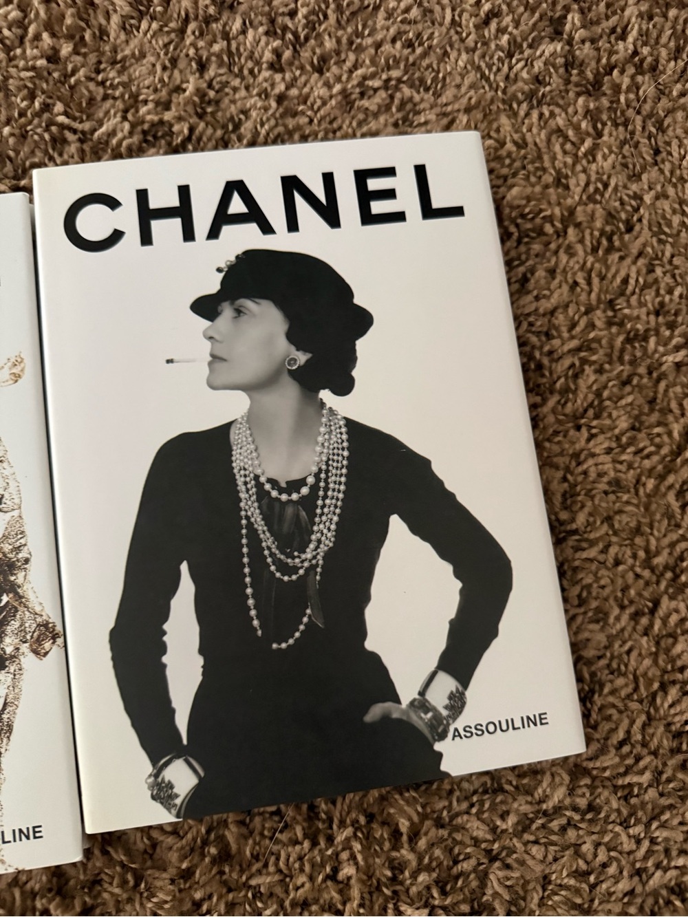 Chanel 3 book set with Iconic Black & White Design slip cover - Picture 6 of 10